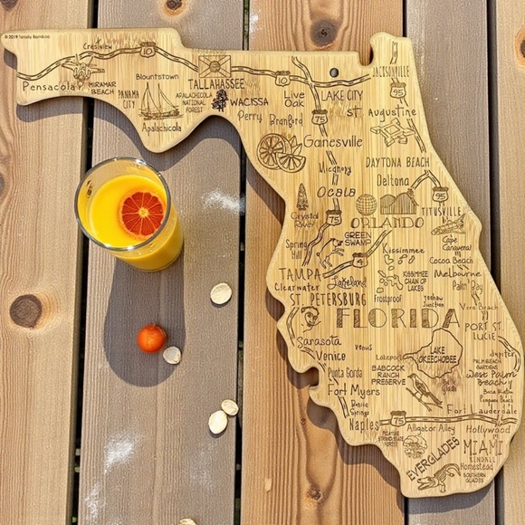 Florida State Shaped Serving & Cutting Board with Hang Tie for Wall Display - Picture 2 of 5